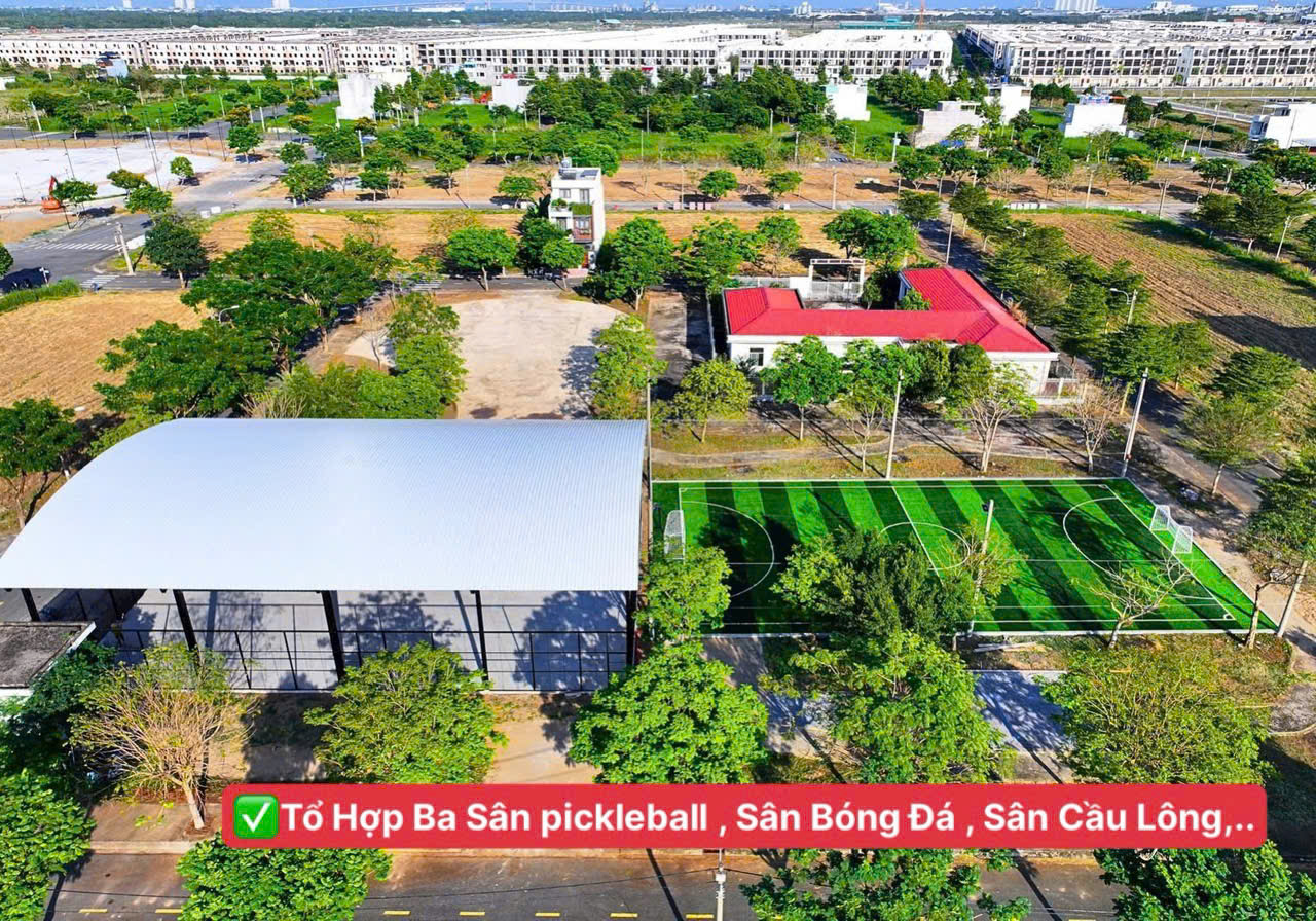 Sân thể thao tại dự án Sài Gòn Village